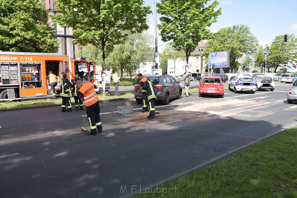 VU Koeln Bayenthal Schoenhauserstr Rheinuferstr P16.JPG - Miklos Laubert